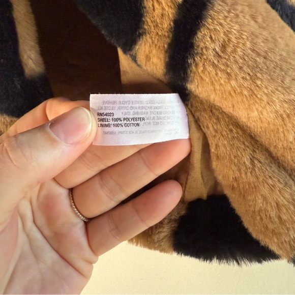 Banana Republic Kids Chevron Pea Coat Faux Fur Black and Tan Size 4 - Picture 4 of 6
